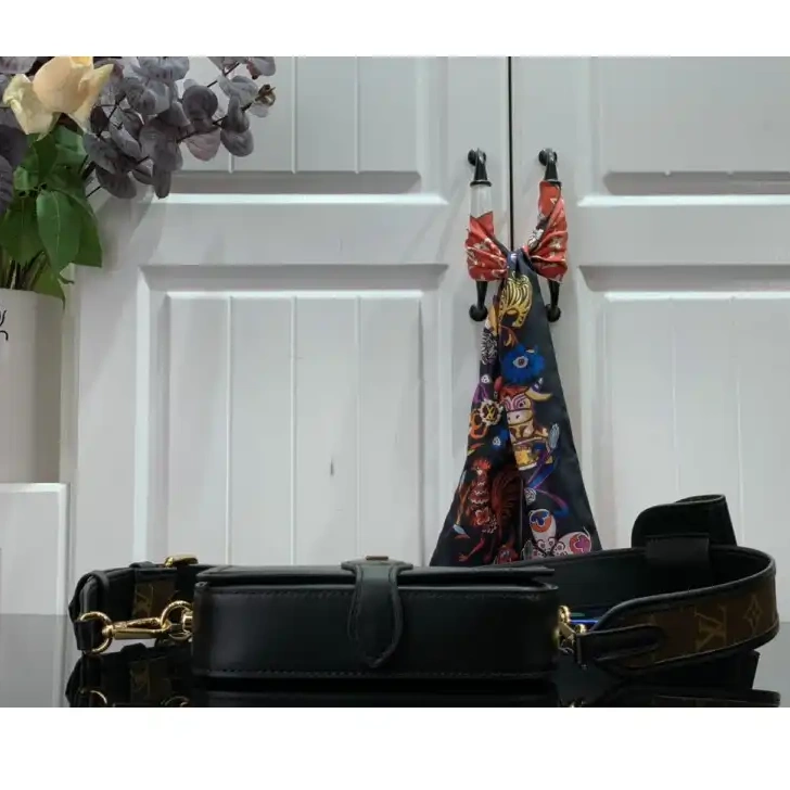 Fashionreps Bags 2101SH0039 LV 0606